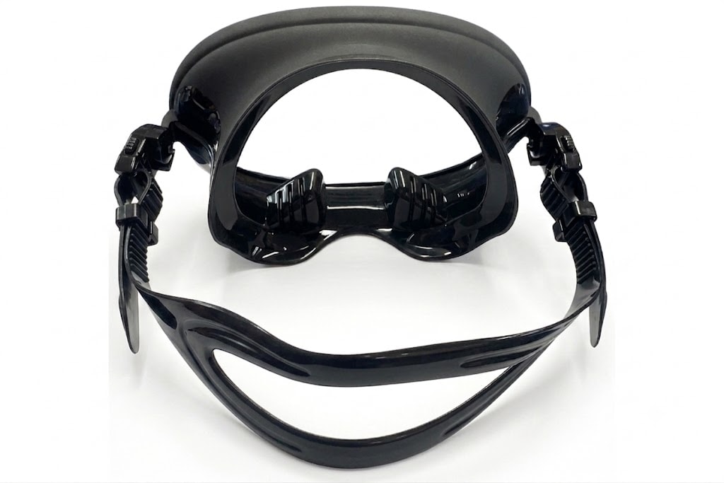 one lens 4
